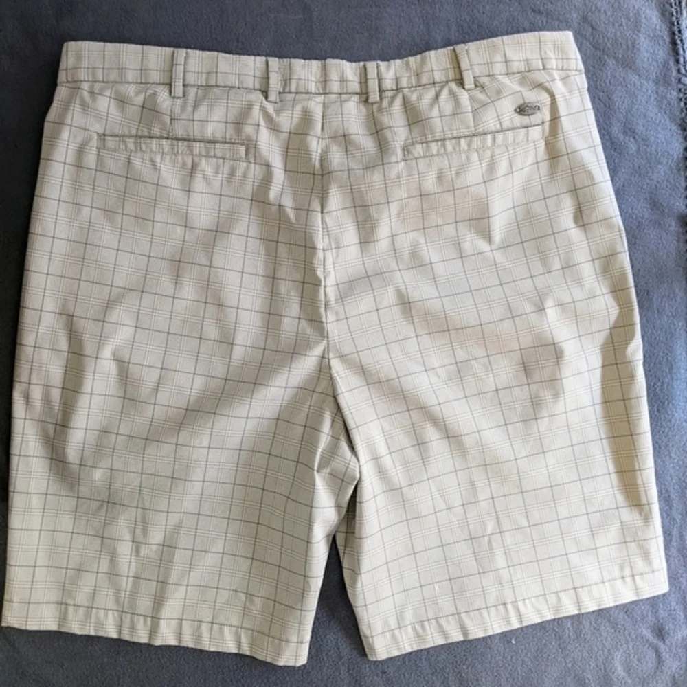 Greg Norman Golf Shorts sz‎ 40 Plaid Polyester Beige Tan Flat Front
